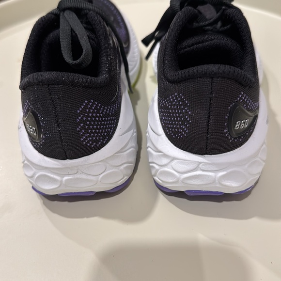 New Balance | 860 - Picture 2 of 5